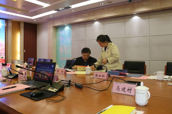 http://xinwen.hyit.edu.cn/__local/E/08/28/3D9A3626023C5DA39A23305112D_890D3E6B_6E4158.jpg